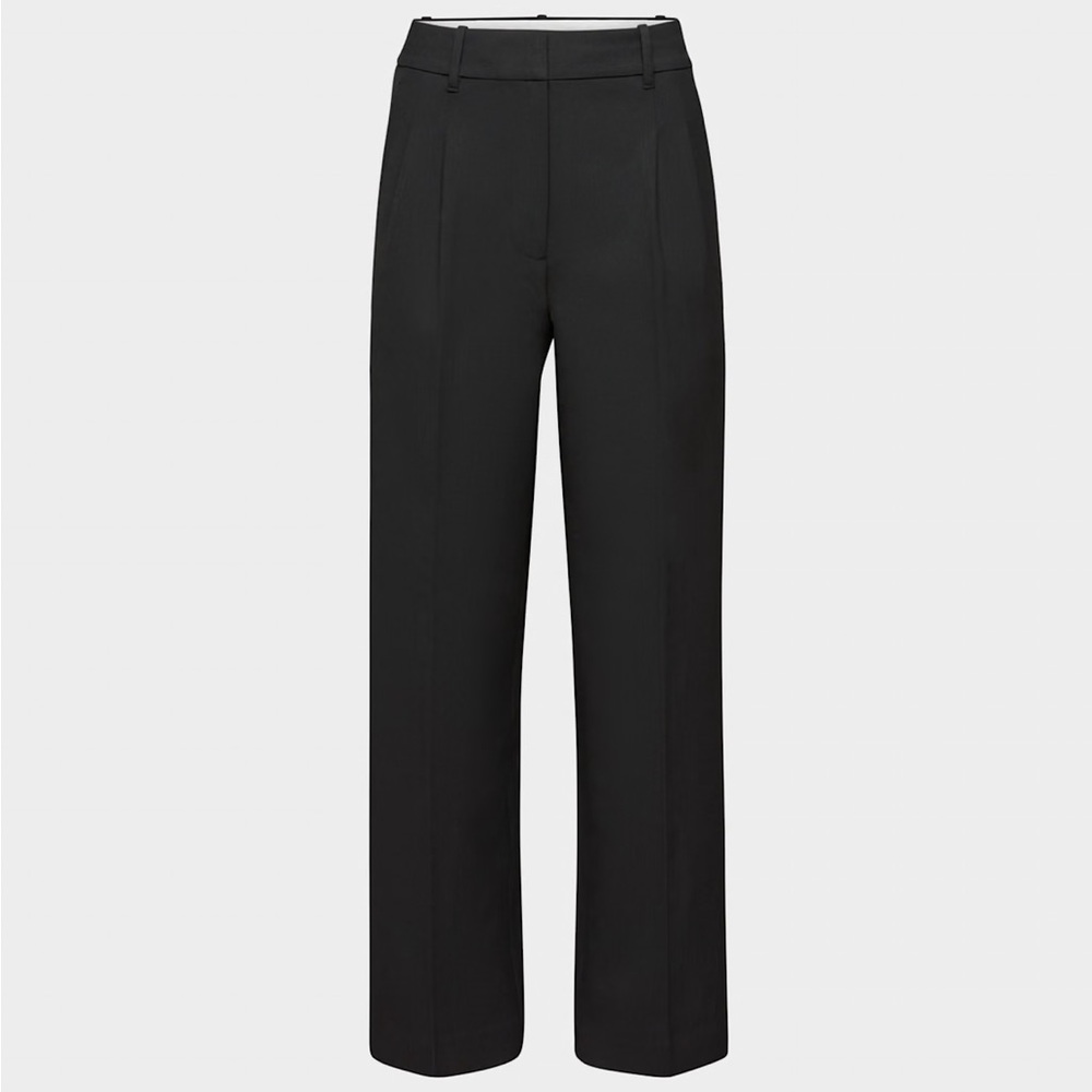 Aritzia The Effortless Pant in Black Short, Size 2